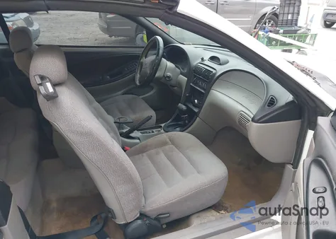 1996 Ford Mustang z USA, uszkodzony, nr VIN 1FALP444XTF120909